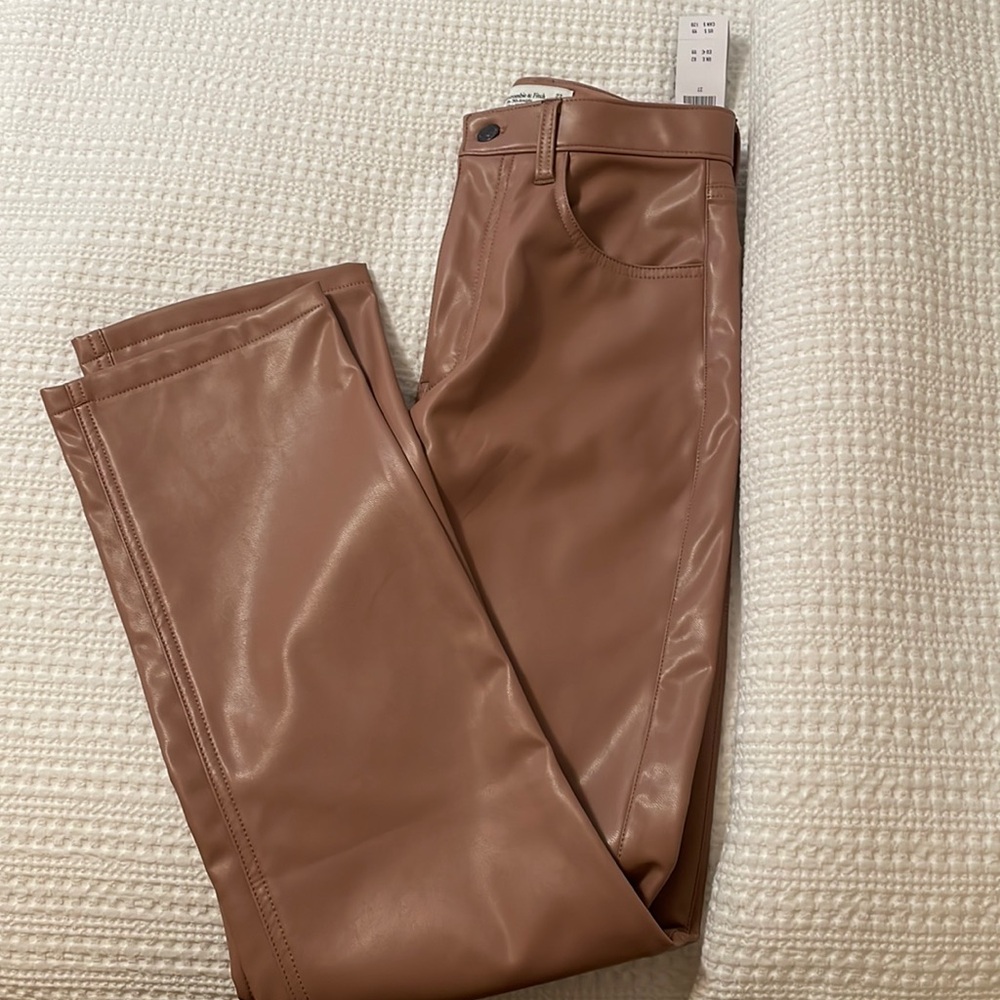 NWT Abercrombie 90s Straight ultra high rise